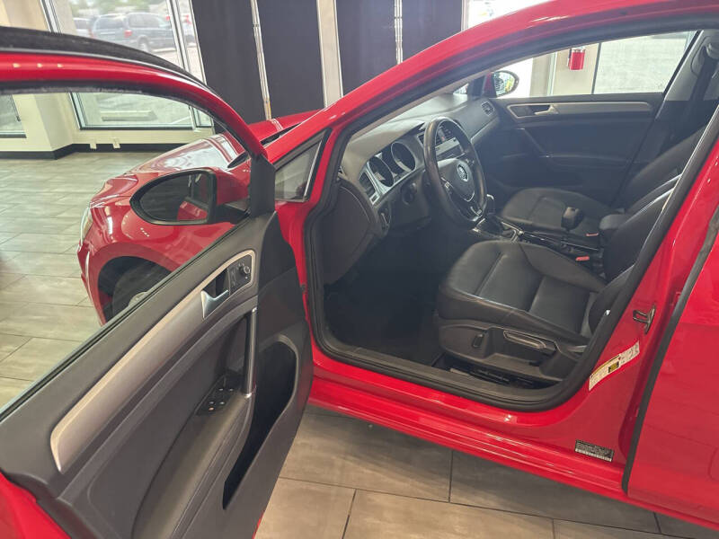 2017 Volkswagen Golf TSI Wolfsburg Edition