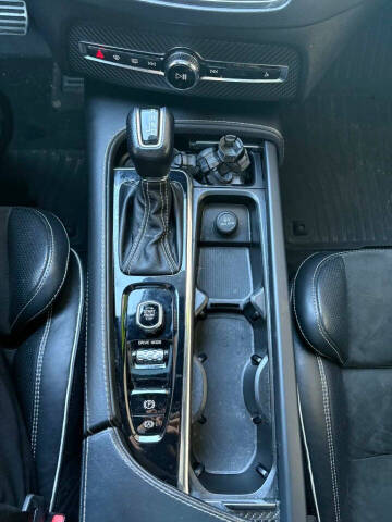 2019 Volvo XC90 T6 R-Design