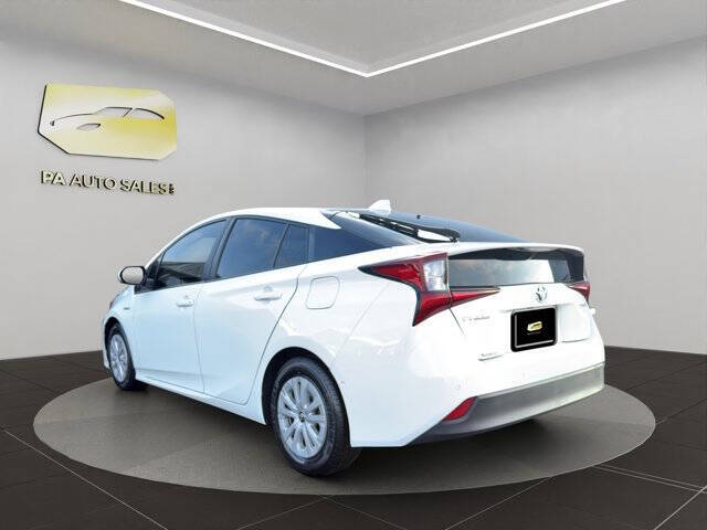 2021 Toyota Prius LE