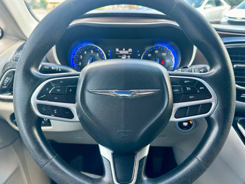 2020 Chrysler Voyager LXi