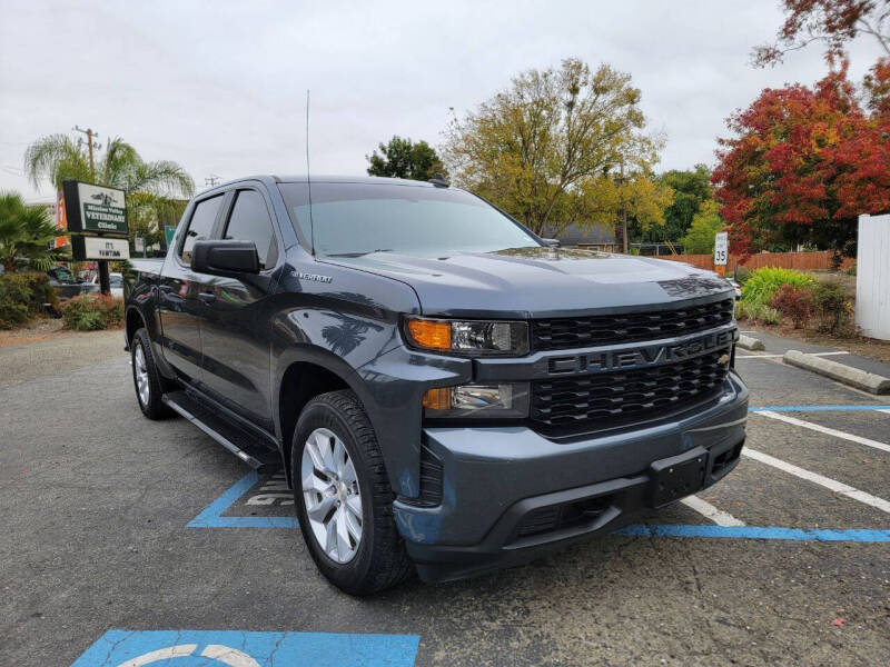 2020 Chevrolet Silverado 1500 Custom photo 3