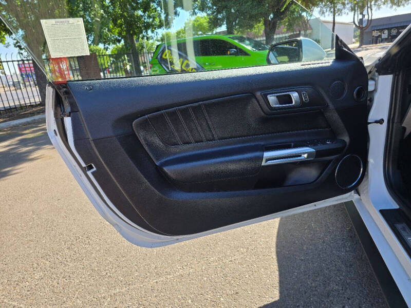 2022 Ford Mustang EcoBoost Premium