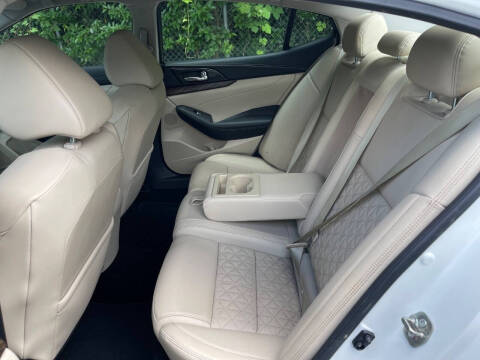 2017 Nissan Maxima Platinum