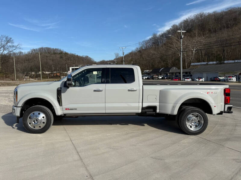 2026 Ford F-450 Super Duty Platinum