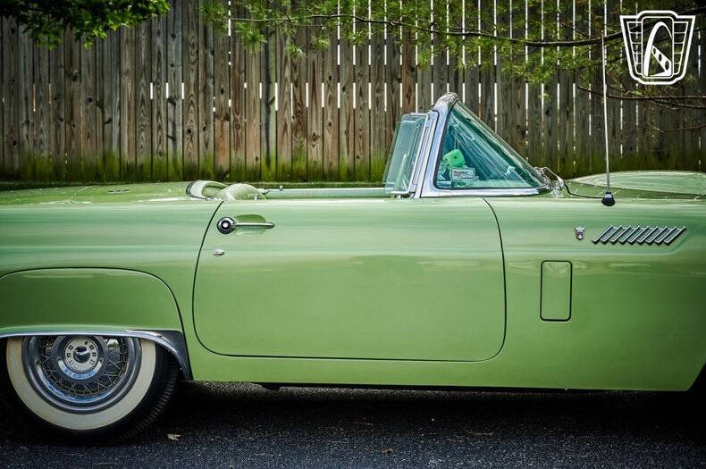 1956 Ford Thunderbird