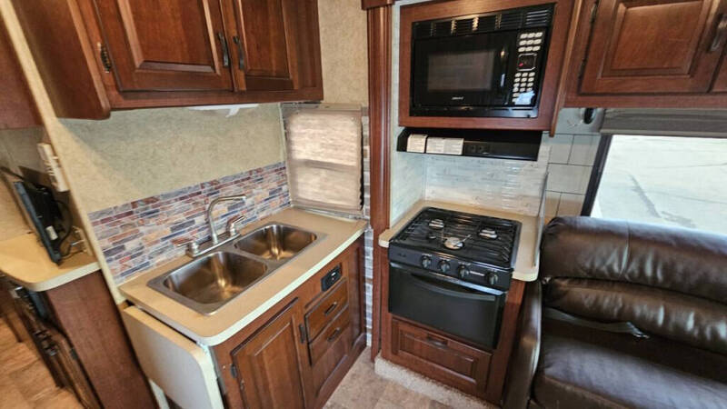 2013 Ford E-Series E-450 SD