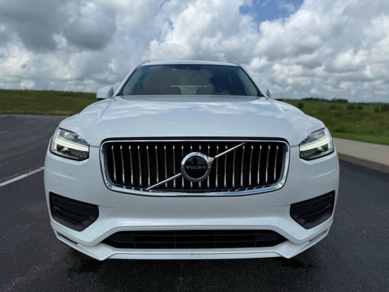 2020 Volvo XC90 T6 Momentum 6-Passenger