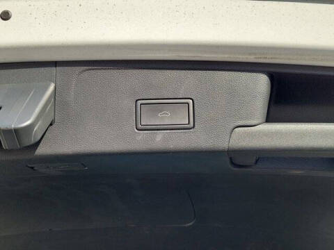 2025 Volkswagen Atlas Cross Sport SE