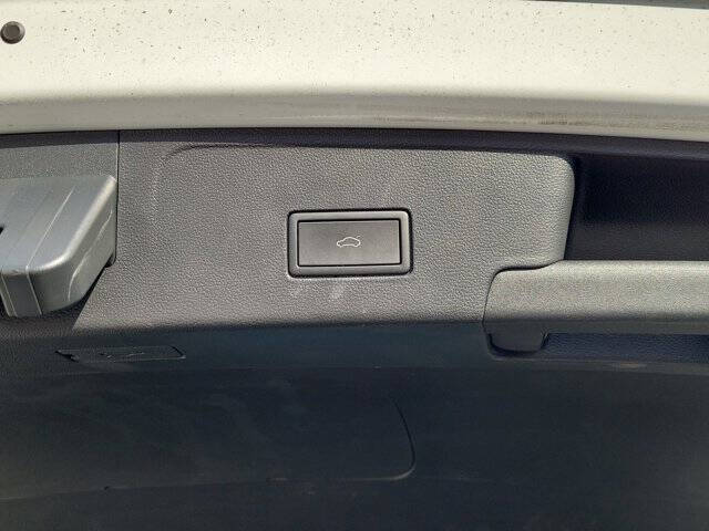 2025 Volkswagen Atlas Cross Sport SE