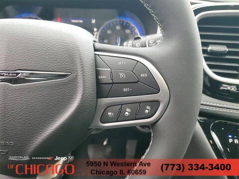 2025 Chrysler Pacifica Select