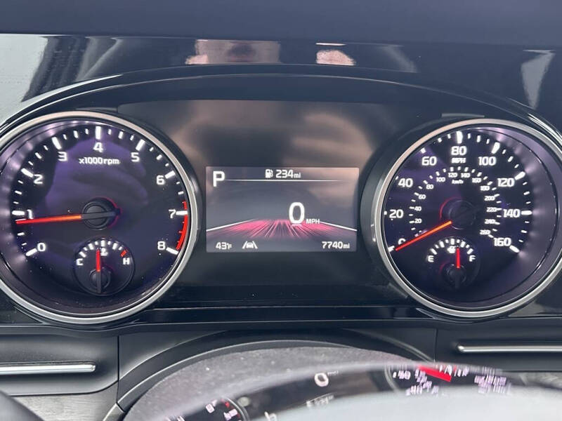 2024 Kia Carnival EX