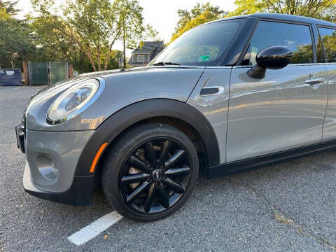 2016 MINI Hardtop 4 Door Cooper