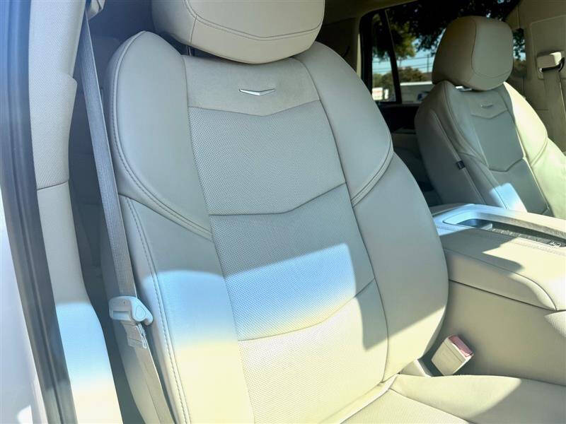 2016 Cadillac Escalade Luxury Collection