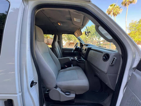 2014 Ford E-Series E-150 XLT