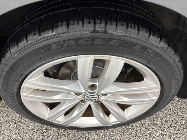 2016 Volkswagen Passat 1.8T SEL Premium