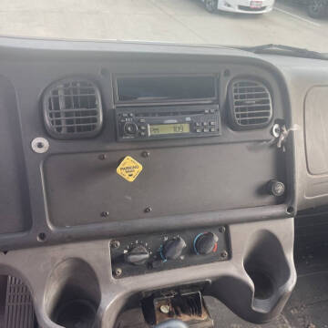 2007 Freightliner M2 106