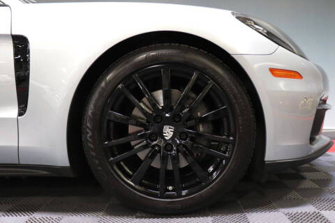 2019 Porsche Panamera 4