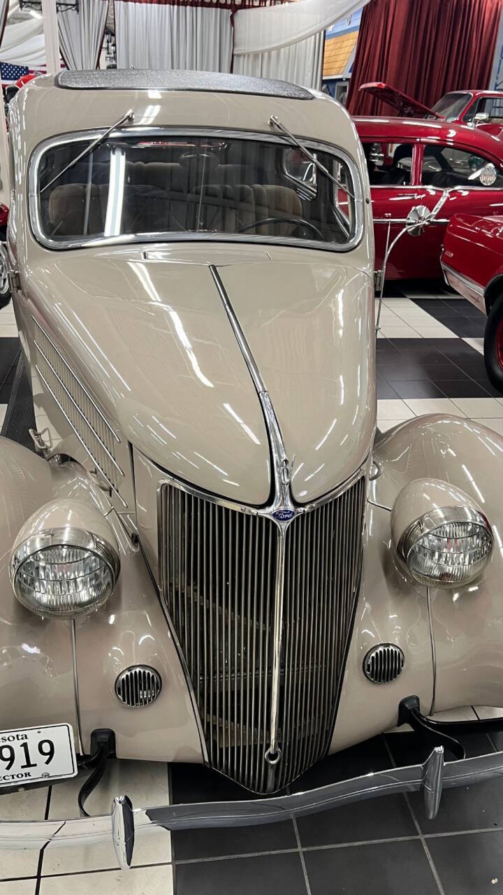 1936 Ford Custom 62
