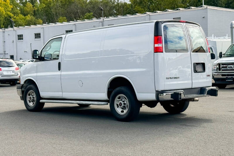 2022 GMC Savana 2500