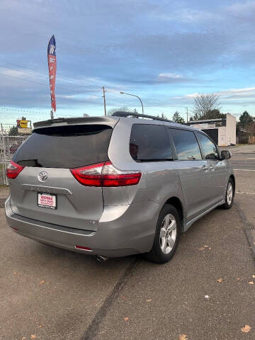 2020 Toyota Sienna LE 8-Passenger