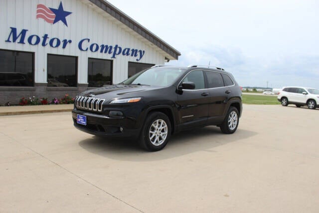 2017 Jeep Cherokee for sale at Cresco Motor Company in Cresco, IA