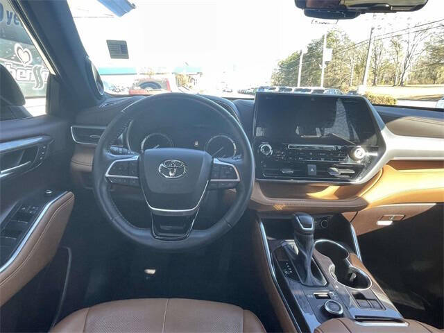 2022 Toyota Highlander Platinum