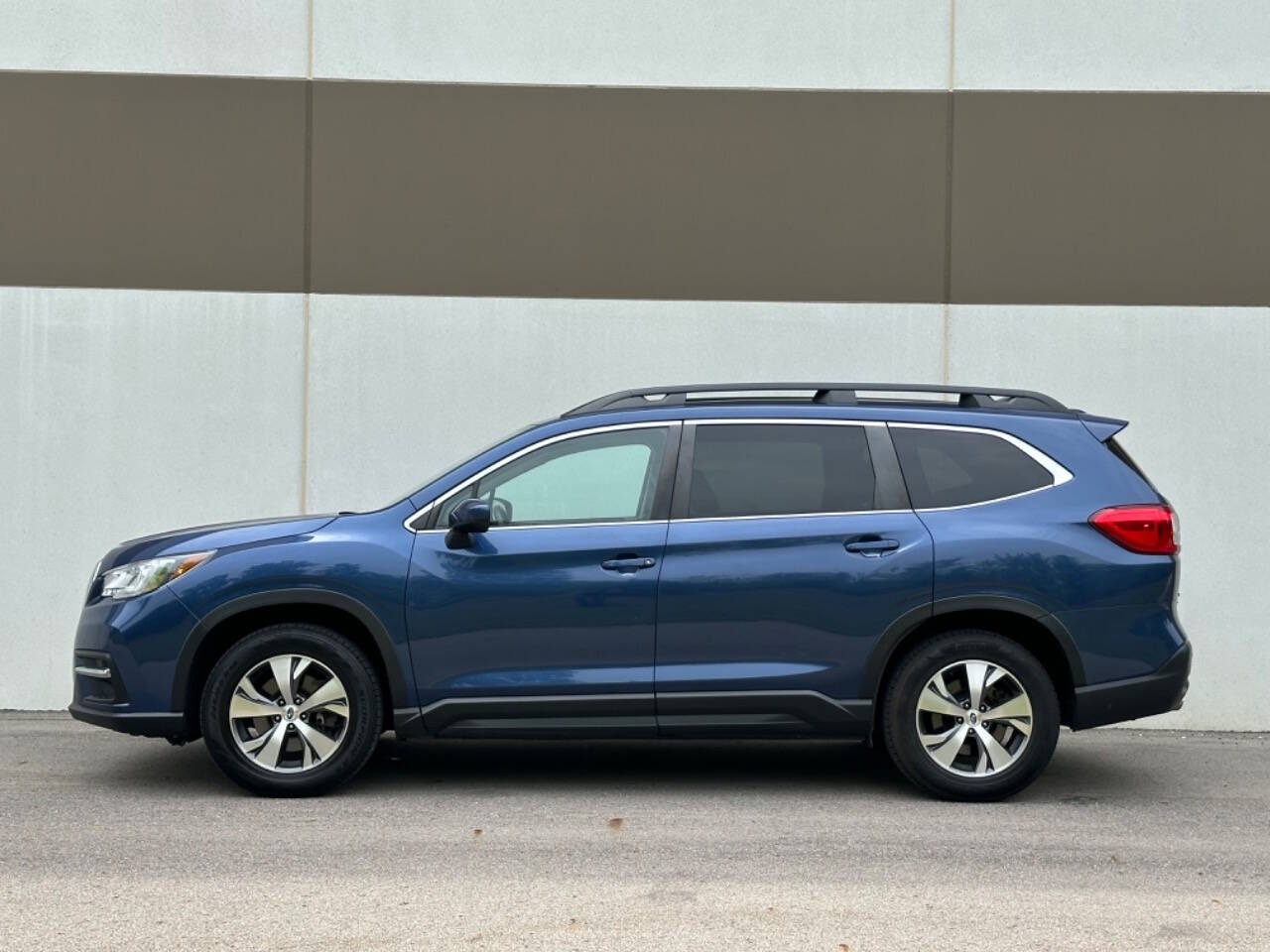 2019 Subaru Ascent for sale at Phoenix Motor Co in Romulus, MI