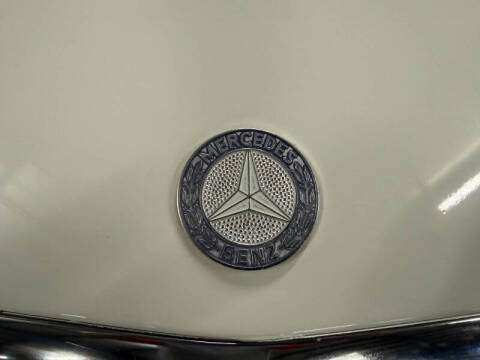 1983 Mercedes-Benz 380-Class
