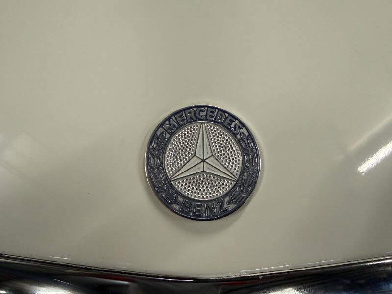 1983 Mercedes-Benz 380-Class