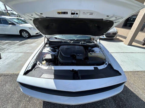 2018 Dodge Challenger SXT Plus
