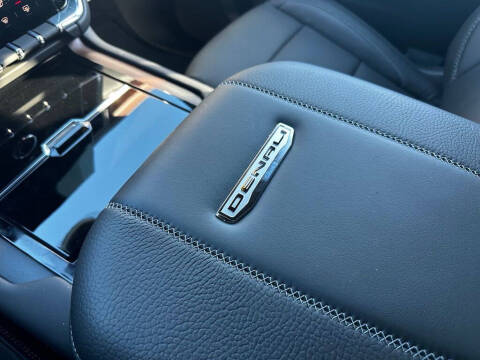 2025 GMC Yukon Denali