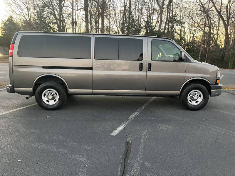 2007 Chevrolet Express Base's photo