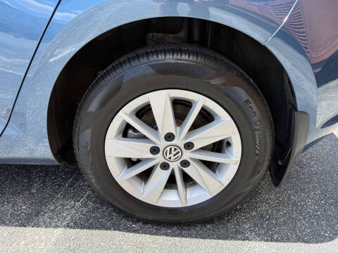 2016 Volkswagen Golf TSI S