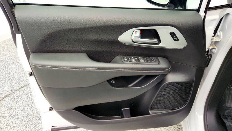 2024 Chrysler Pacifica Plug-In Hybrid