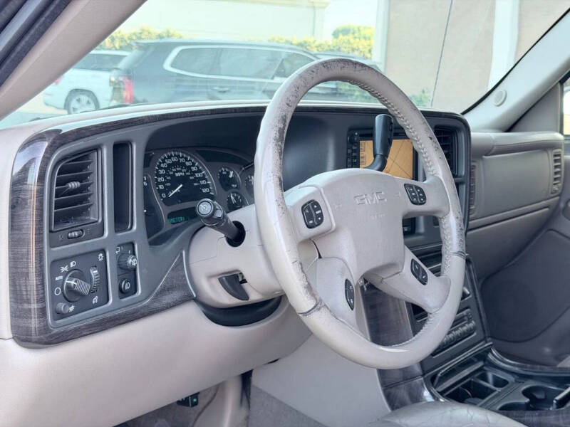 2005 GMC Yukon XL Denali