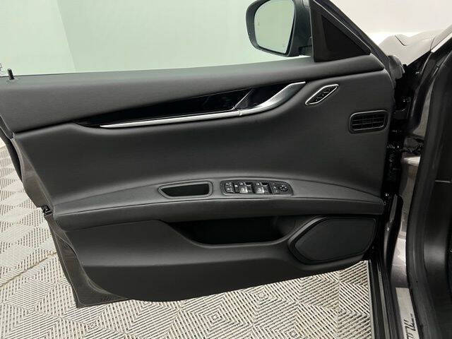 2022 Maserati Ghibli Modena Q4