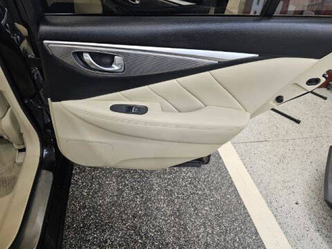 2015 Infiniti Q50 Premium