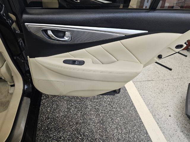 2015 Infiniti Q50 Premium