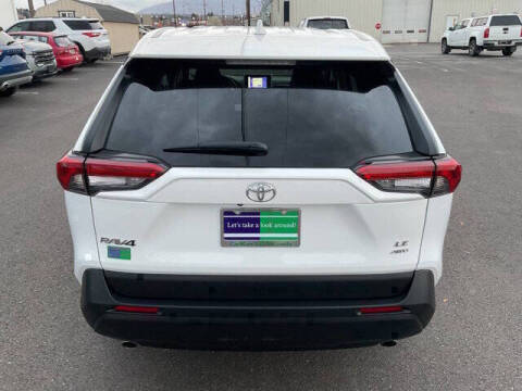 2023 Toyota RAV4 LE