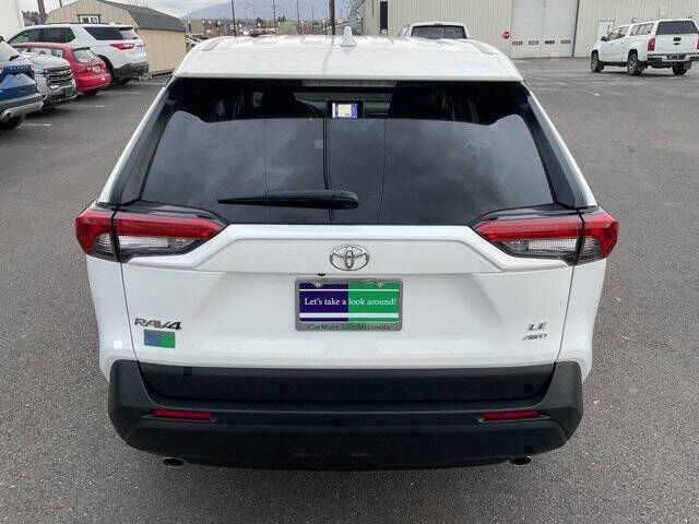 2023 Toyota RAV4 LE
