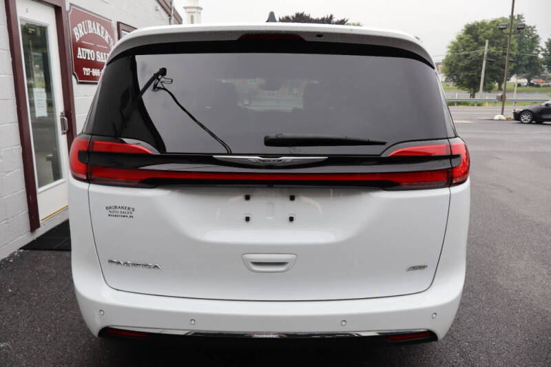 2025 Chrysler Pacifica Select