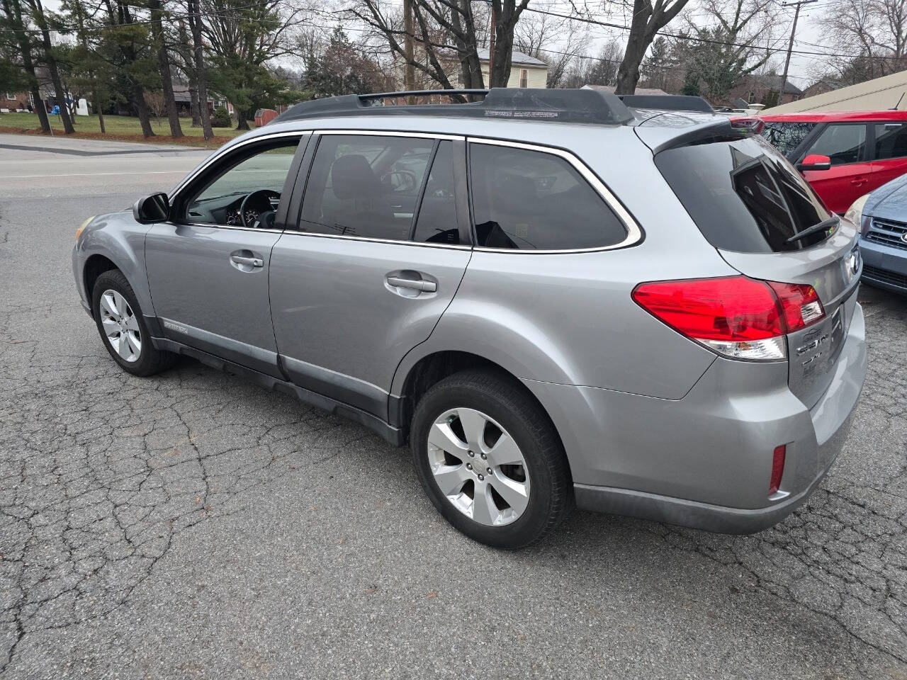 2010 Subaru Outback for sale at QUEENSGATE AUTO SALES in York, PA