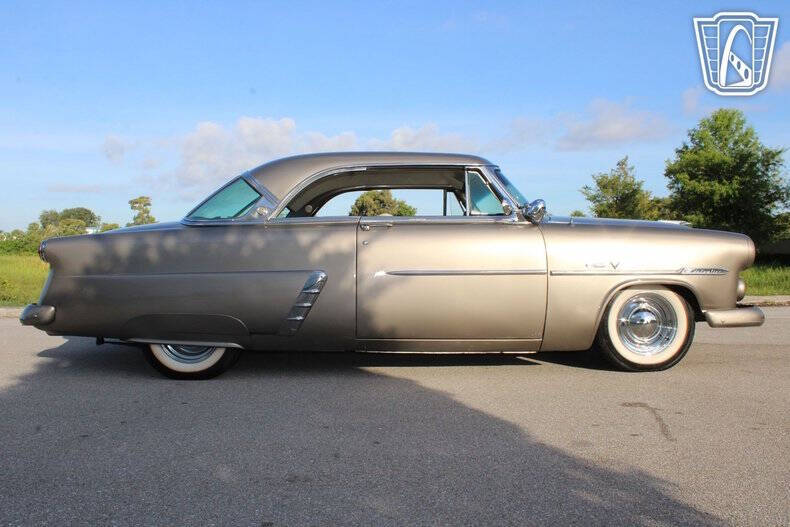 1952 Ford Crestline