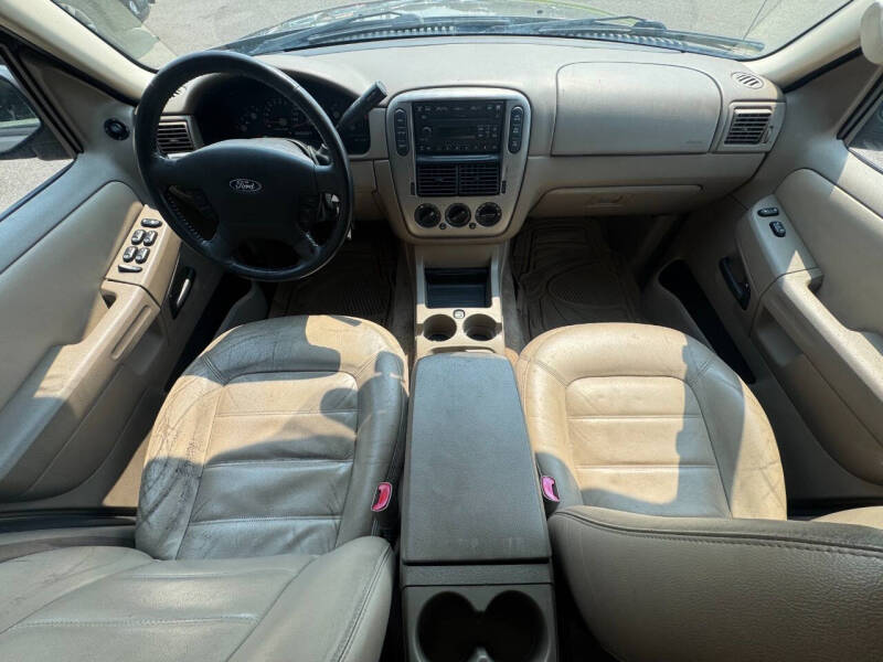 2005 Ford Explorer XLT