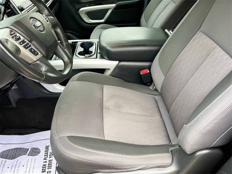 2021 Nissan Titan SV