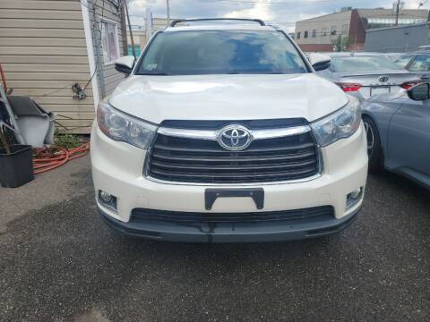 2015 Toyota Highlander for sale at OFIER AUTO SALES in Freeport NY