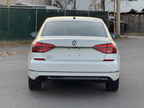 2016 Volkswagen Passat 1.8T R-Line