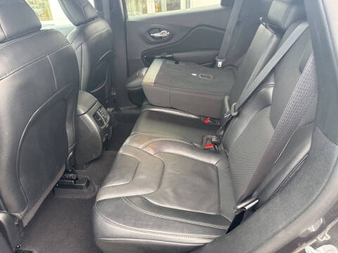 2023 Jeep Cherokee Altitude Lux