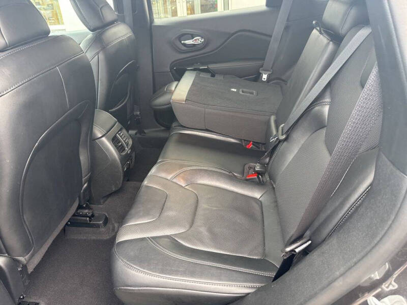 2023 Jeep Cherokee Altitude Lux