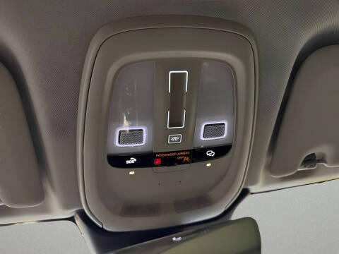 2024 Volvo XC60 B5 Core Dark Theme